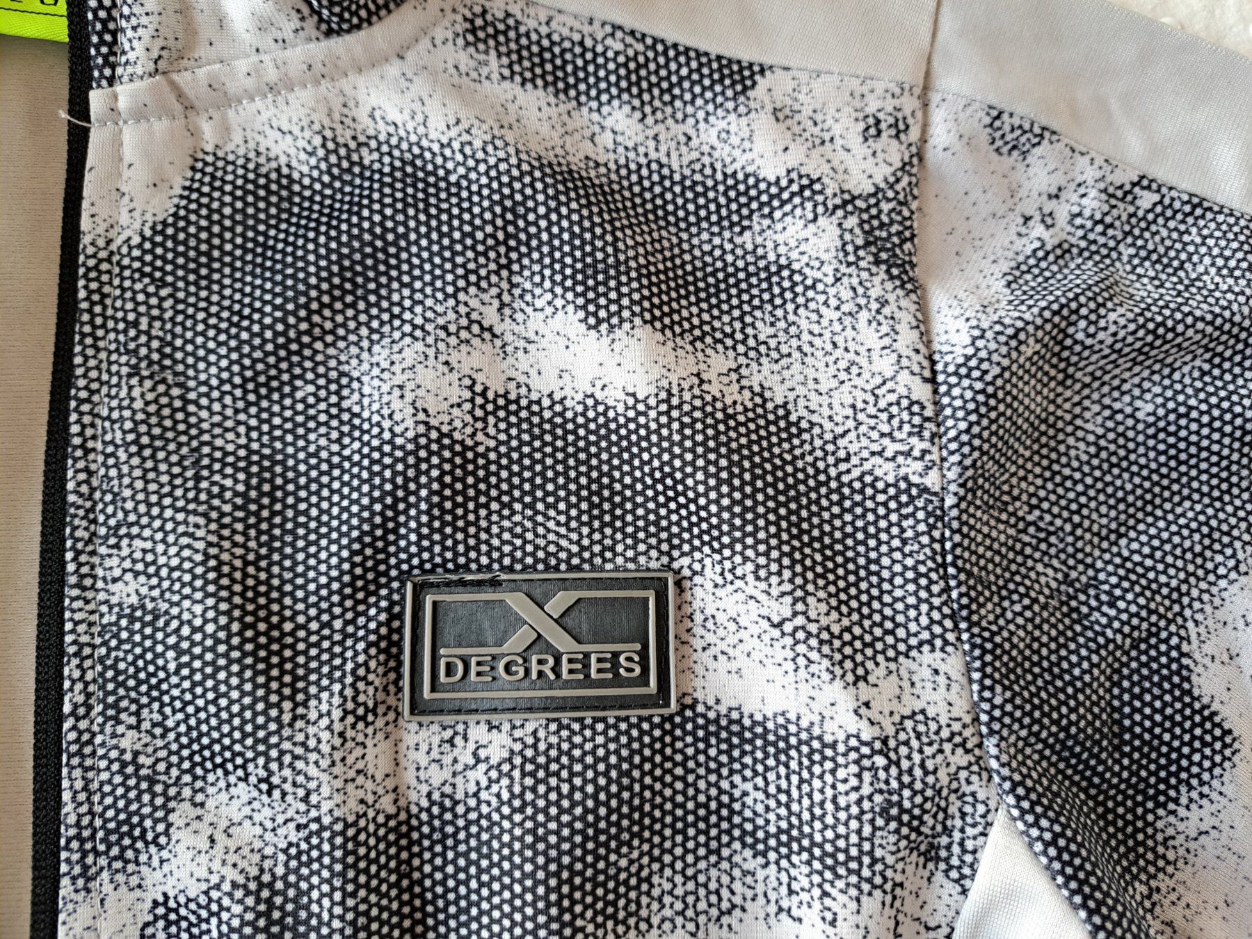 Maglioni & Felpe: Cooler Sportpullover Sweatjacke Degrees Gr. 122/128 – Nuovo (secondo la descrizione) da Gysenstein venduto da joshuas81 2