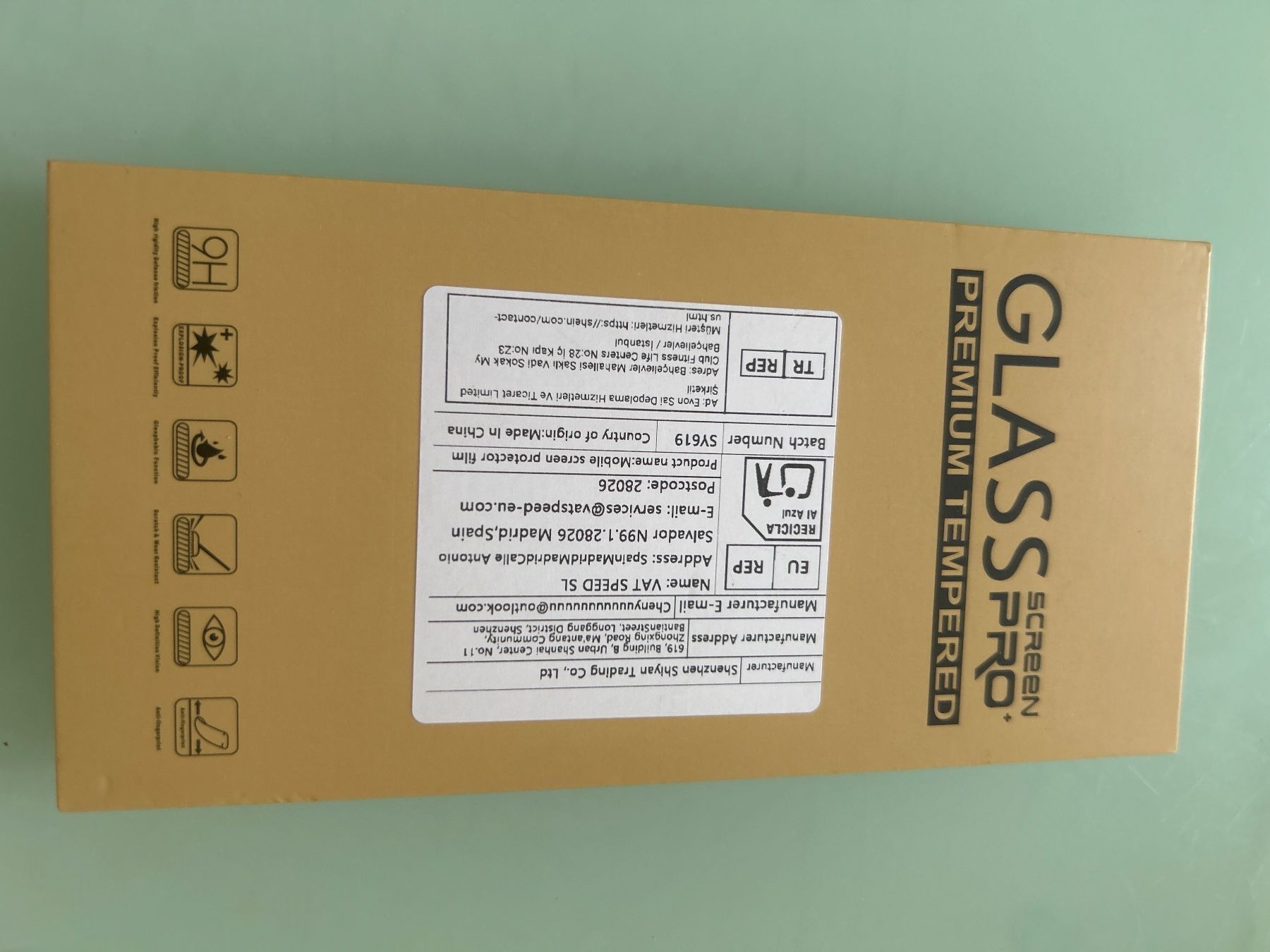 Gläser: Iphon 18 Pro Panzerglas – Neu und originalverpackt aus Dulliken von Lindt.1845