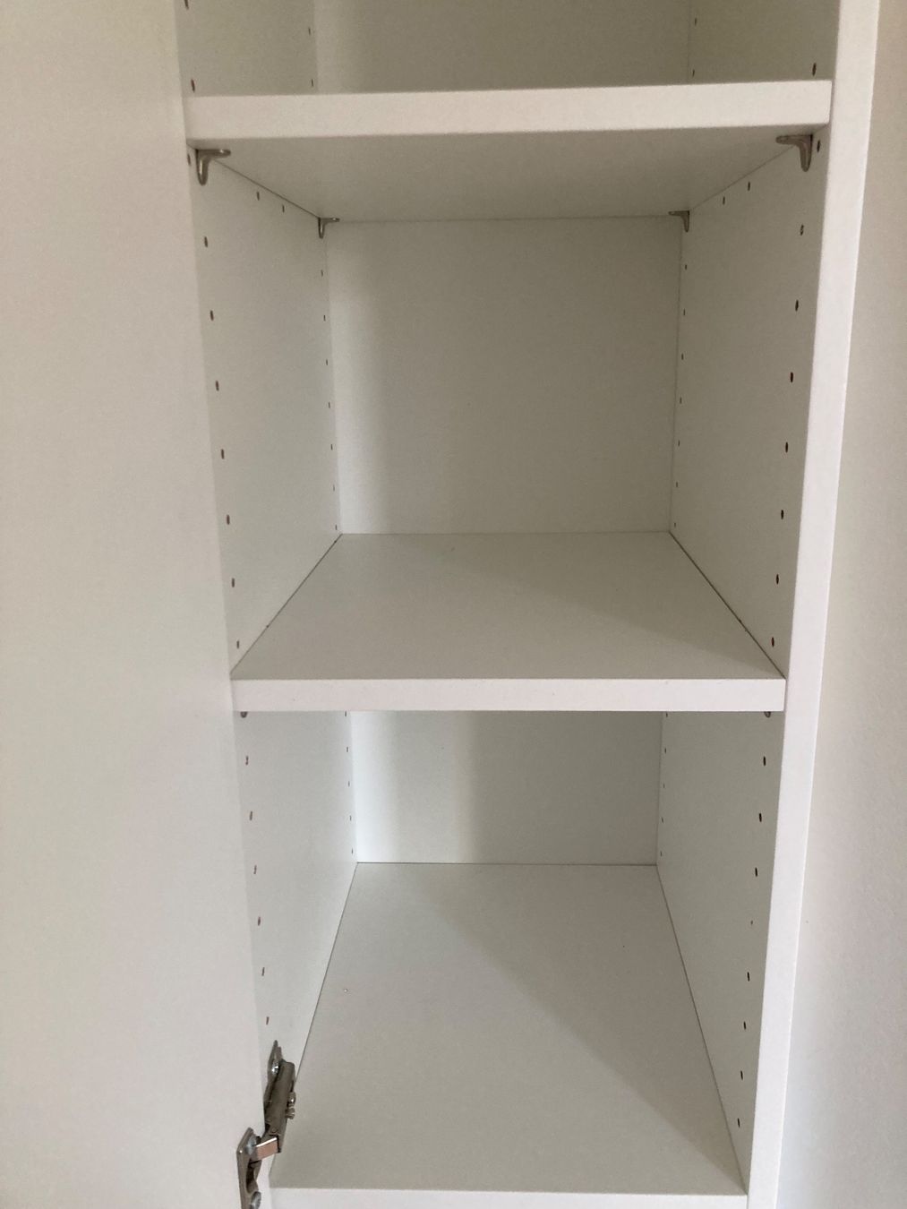 Ikea Armadi: Weisser Ikea Schrank – Usato da Zürich venduto da len_xx8f 2