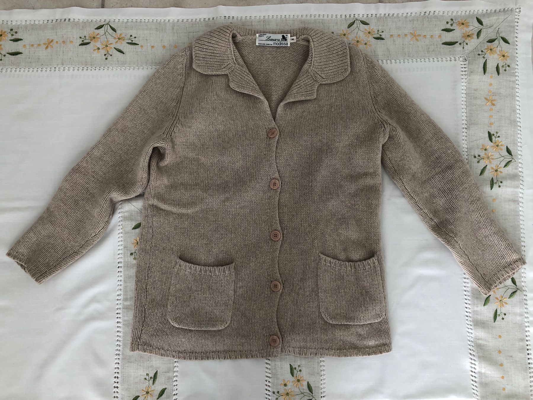 Pullover & Sweatshirts: Modissa Strickjacke Lanara,GrM& Langarmshirt mit Rollkragen – Gebraucht aus Bremgarten AG von Ora2017
