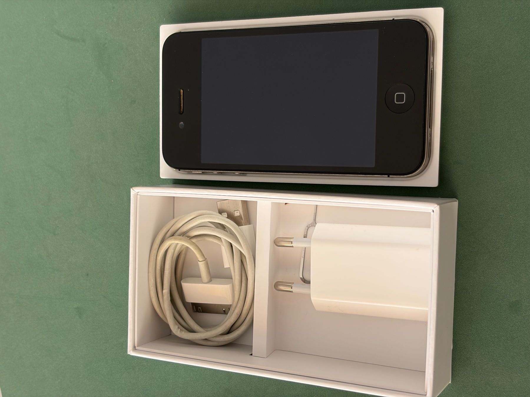 Apple Portables: iPhone 4S, 8GB, original Verpackung – D'occasion à Brig par bay_td27 4