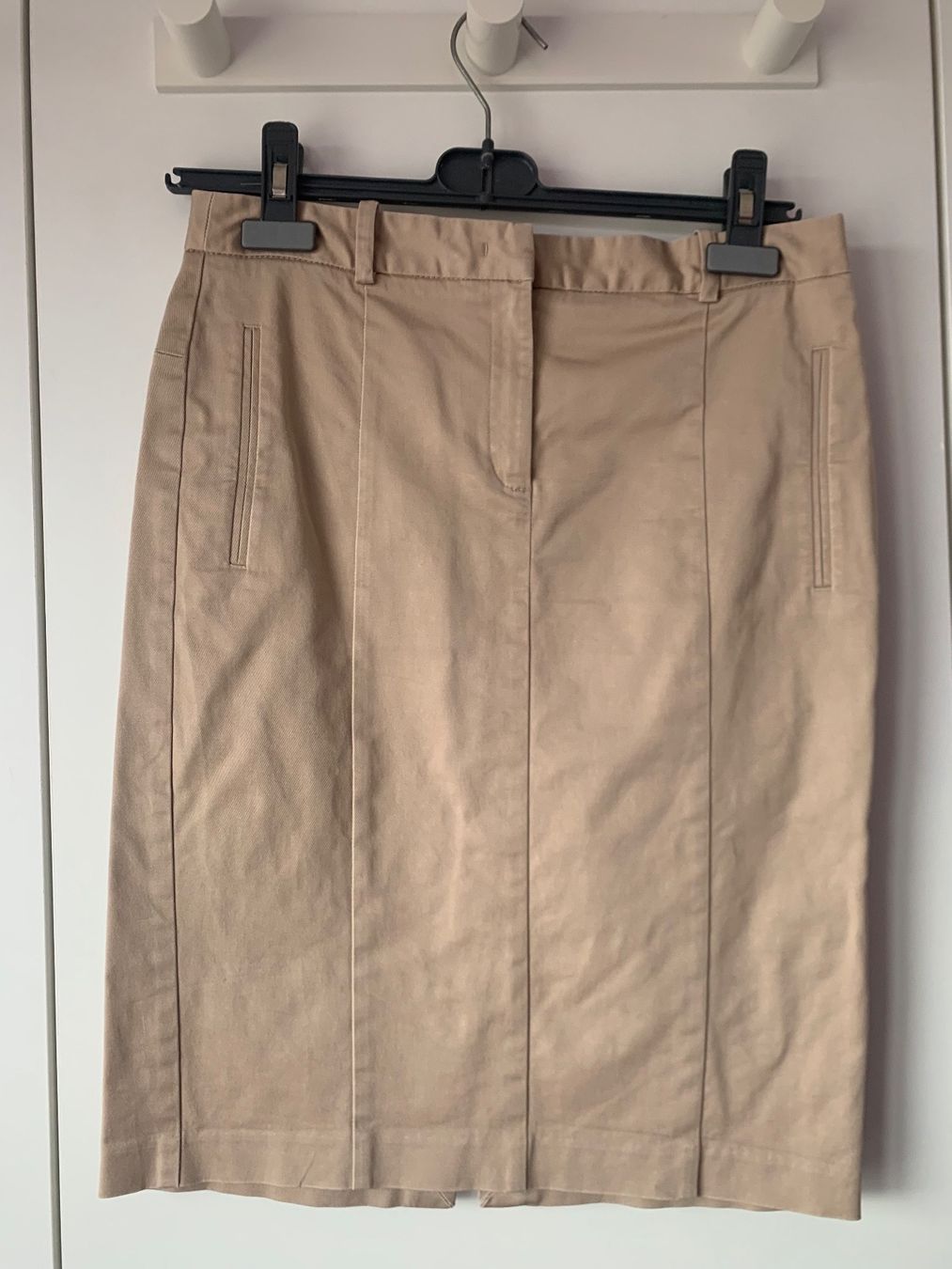 Zara Jupes: Jupe de tailleur Zara Basic taille S beige – D'occasion à Colombier NE par Nikkon
