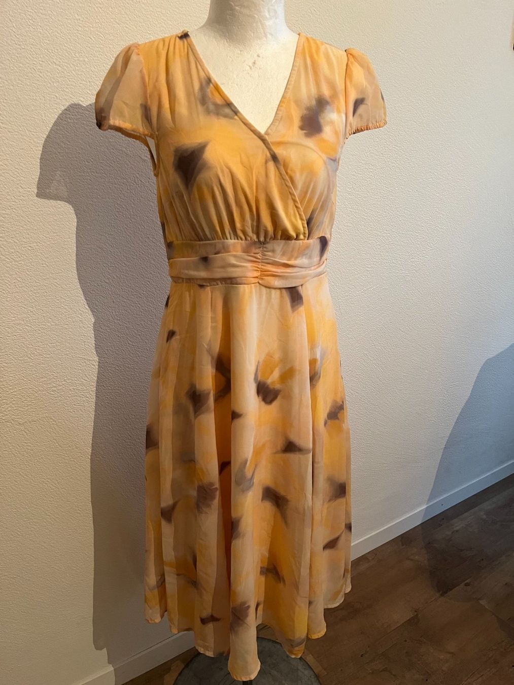 Vestiti: Designer Kleid, Viskose, Gr. XS, NP 159.- – Nuovo (secondo la descrizione) da Altendorf venduto da Beauty_Girl83
