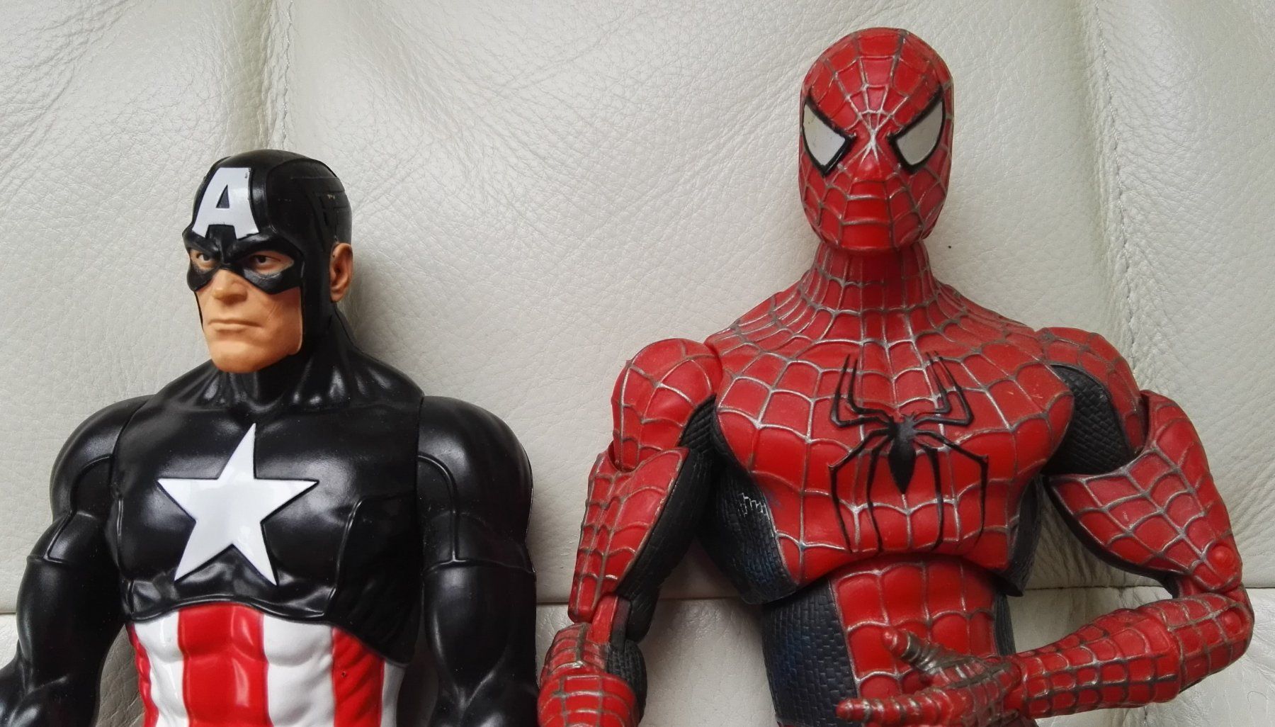 Marvel Statuette: Marvel Hero Figuren 2 Stk. – Usato da Lachen SZ venduto da PizBuin35 2