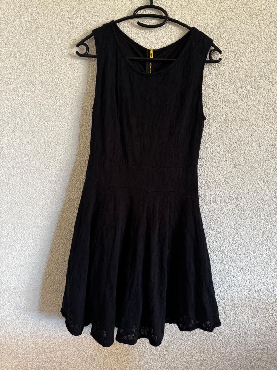 Kleider: Elegantes, schwarzes Kleid, Grösse S – Gebraucht aus Burgdorf von Lou-123