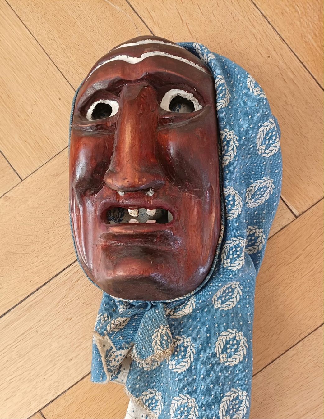 Altro in Antiquarato & Arte: Vier antike Holzmasken Wallis – Usato da Basel venduto da tim_h5p9 1