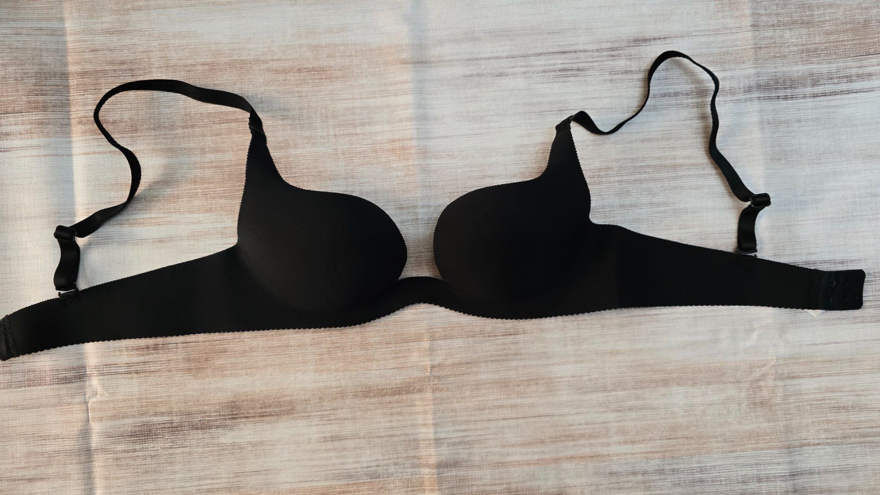 Lascana Altra biancheria intima: 💖​ Lascana Multi-Way BH -75 A - schwarz – Nuovo (secondo la descrizione) da Thalwil venduto da VitaMini
