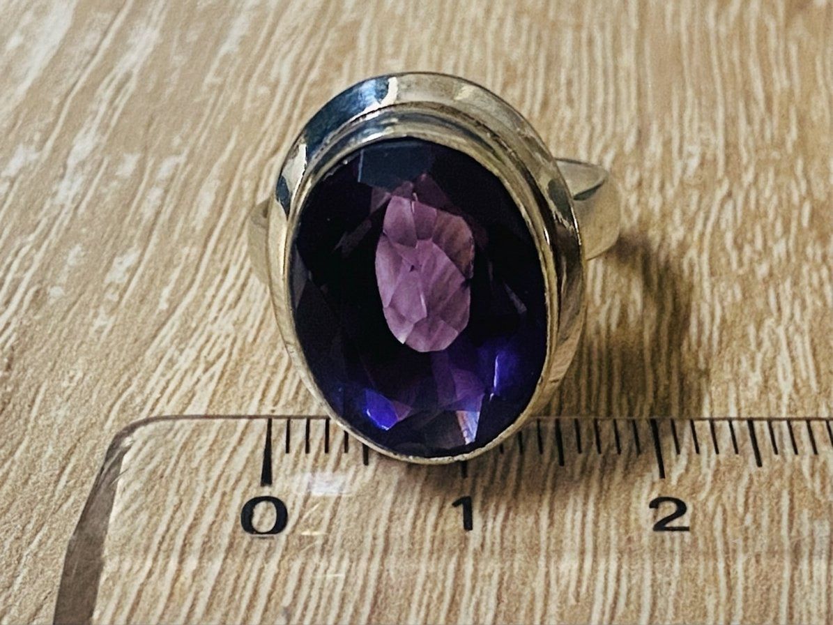 Anelli: Ring mit facettiertem Amethyst – Nuovo e nell'imballaggio originale da Matten b. Interlaken venduto da kero71 7