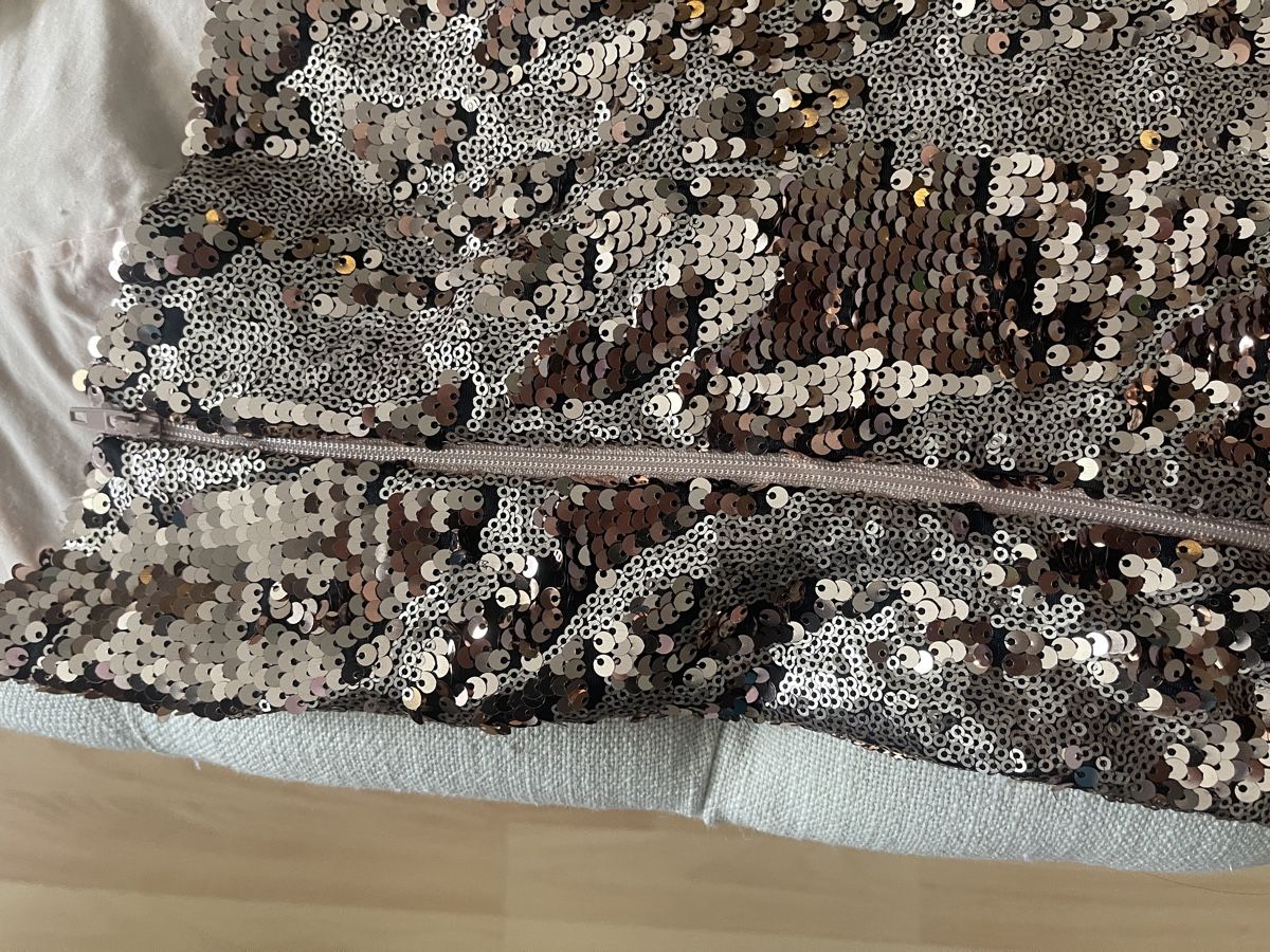 Guess Top: Pailletten Oberteil von Guess – Nuovo (secondo la descrizione) da Uzwil venduto da noe_9f9c 3