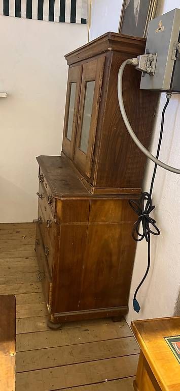 Kommoden: Kommode mit Aufsatz – Gebraucht aus Gunzwil von vintage-bazaar 1