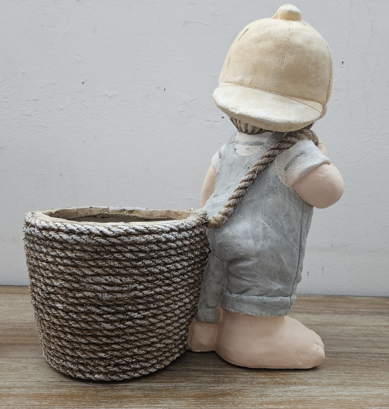 Figuren: Gartenfigur Knabe "Neu" – Neu und originalverpackt aus Uster von esko.swiss 1