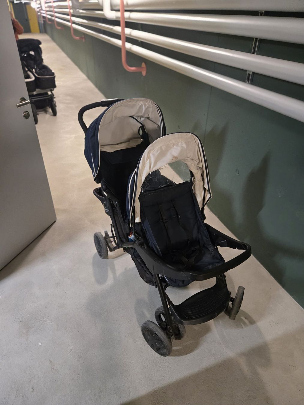 Poussette: Zwillingsbuggy – D'occasion à Zürich par Bus759