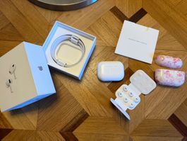 Apple AirPods Pro 2. Gen. mit viel Zubehör