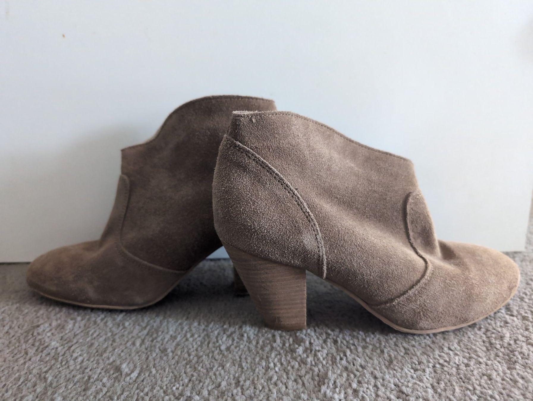 Scarpe da donna: Braune Wildleder Stiefeletten, Gr. 38 – Usato da Sachseln venduto da sunday_rose91 3