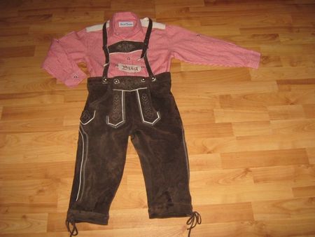 Kinderlederhose, Trachtenhemd und Socke, Grösse 140