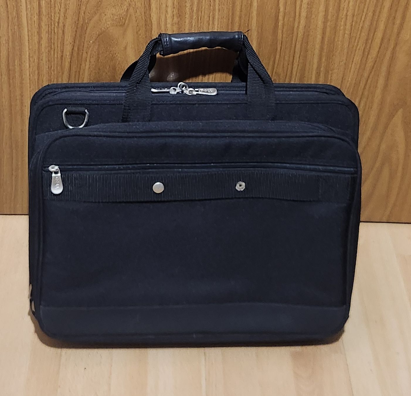 Dell Taschen: Mallette noire Dell pour ordinateur portable, plusieurs comp – Gebraucht aus Niedergösgen von Eva2410 1