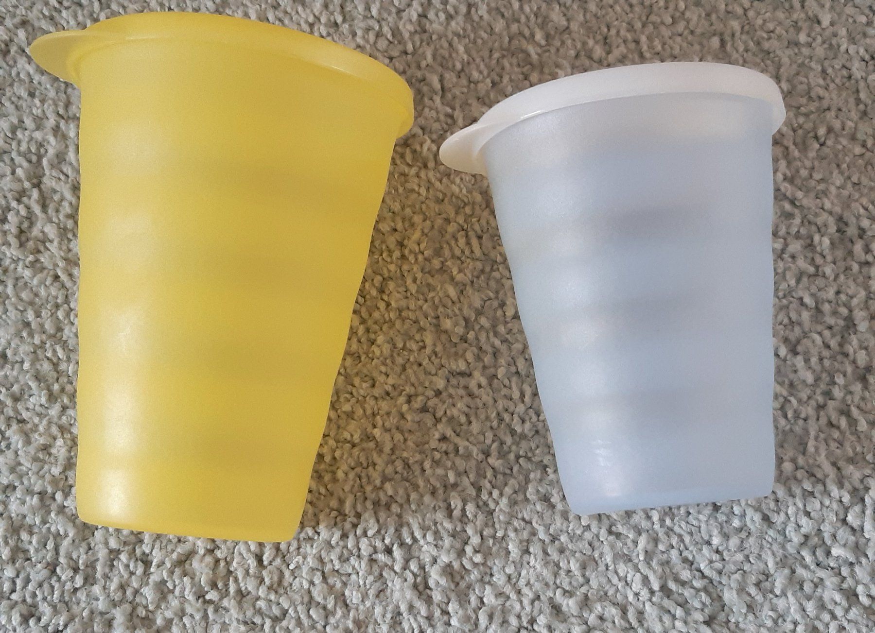 Tupperware Contenitori & Simili: 3 Tupperware Becher + Deckel + 2 kleine Tassen – Nuovo (secondo la descrizione) da Arch venduto da Drosselbart 1