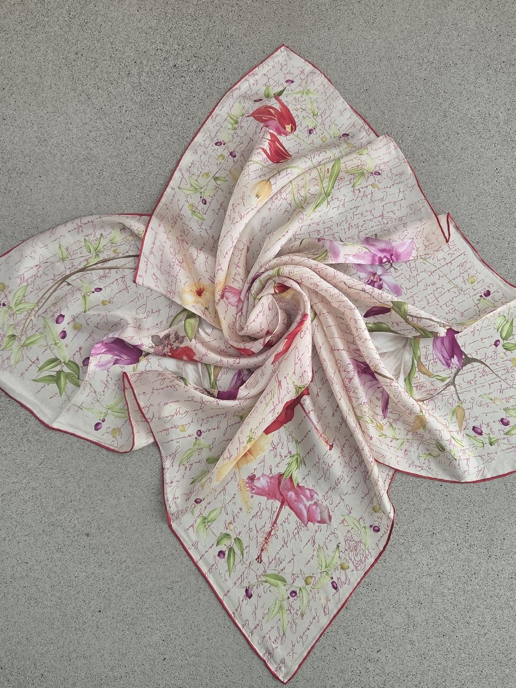 Codello Foulards & écharpes: Seidenfoulard Codello 88 x 88 – Neuf avec emballage d'origine à Frauenfeld par Schenken-mit-Herz