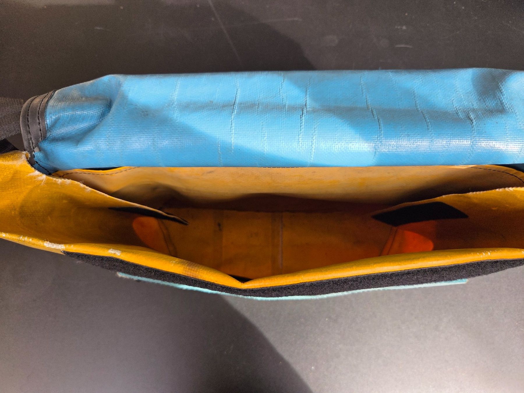 Freitag Borse: Freitag Umhängetasche – Usato da Winterthur venduto da trise80 7