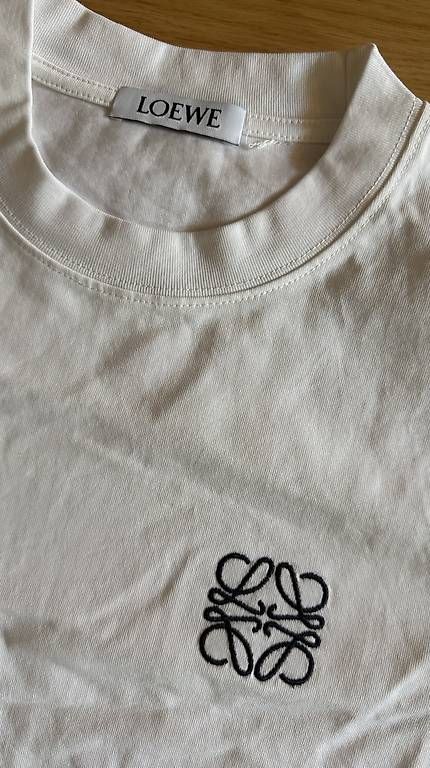 T-Shirts: Loewe Tshirt – Gebraucht aus Dietikon von Sara1409 1
