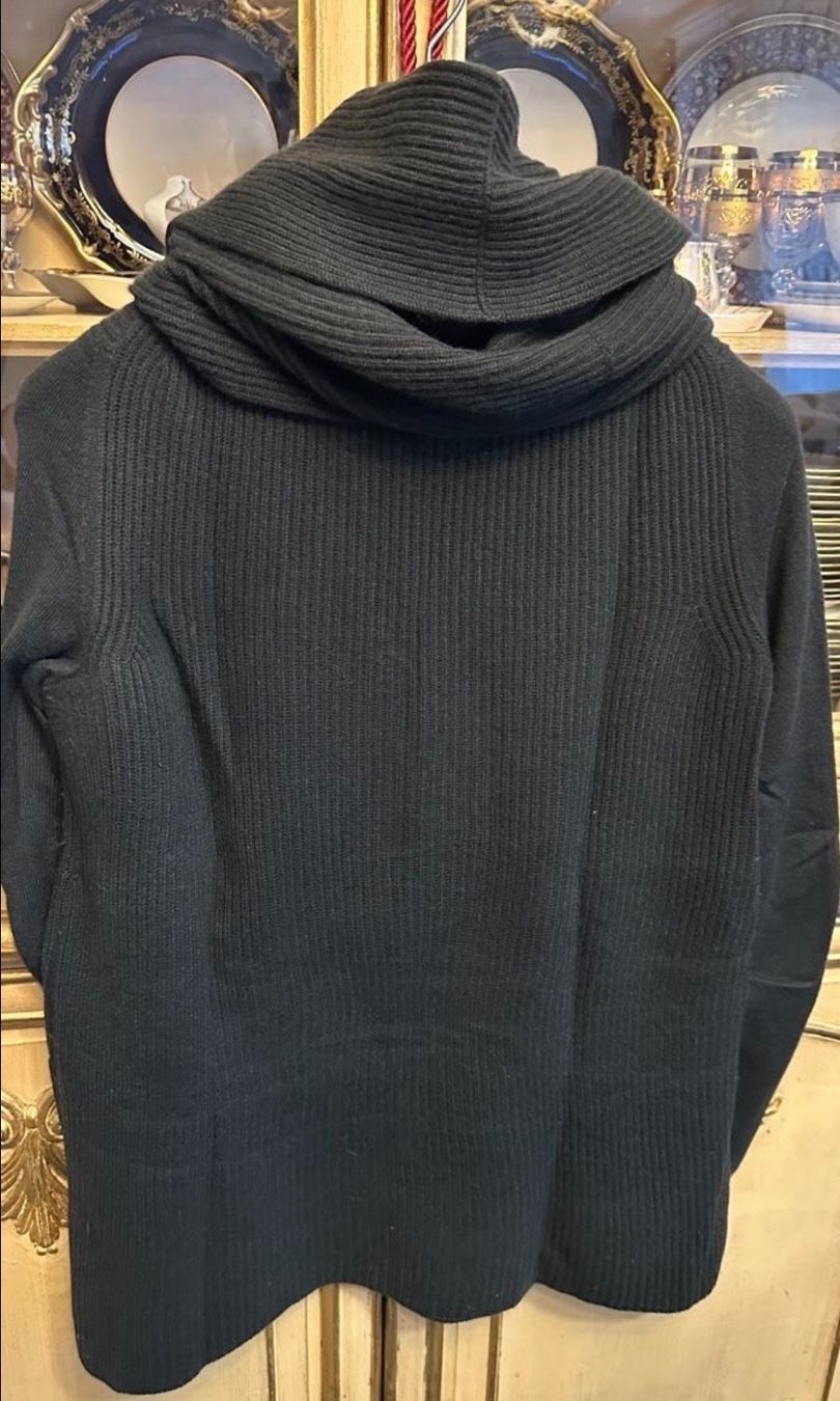 Loro Piana Maglioni & Felpe: Pull Loro Piana 100 % cachemire de haute qualité avec châle – Usato da Genève venduto da Mycollection 1