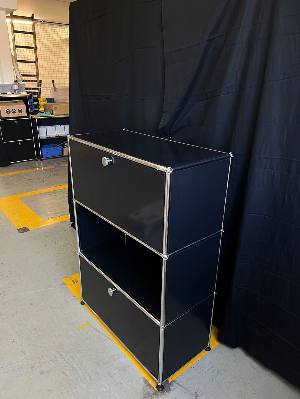 USM Scaffali: USM Haller Sideboard schwarz – Usato da Luzern venduto da B-R 1