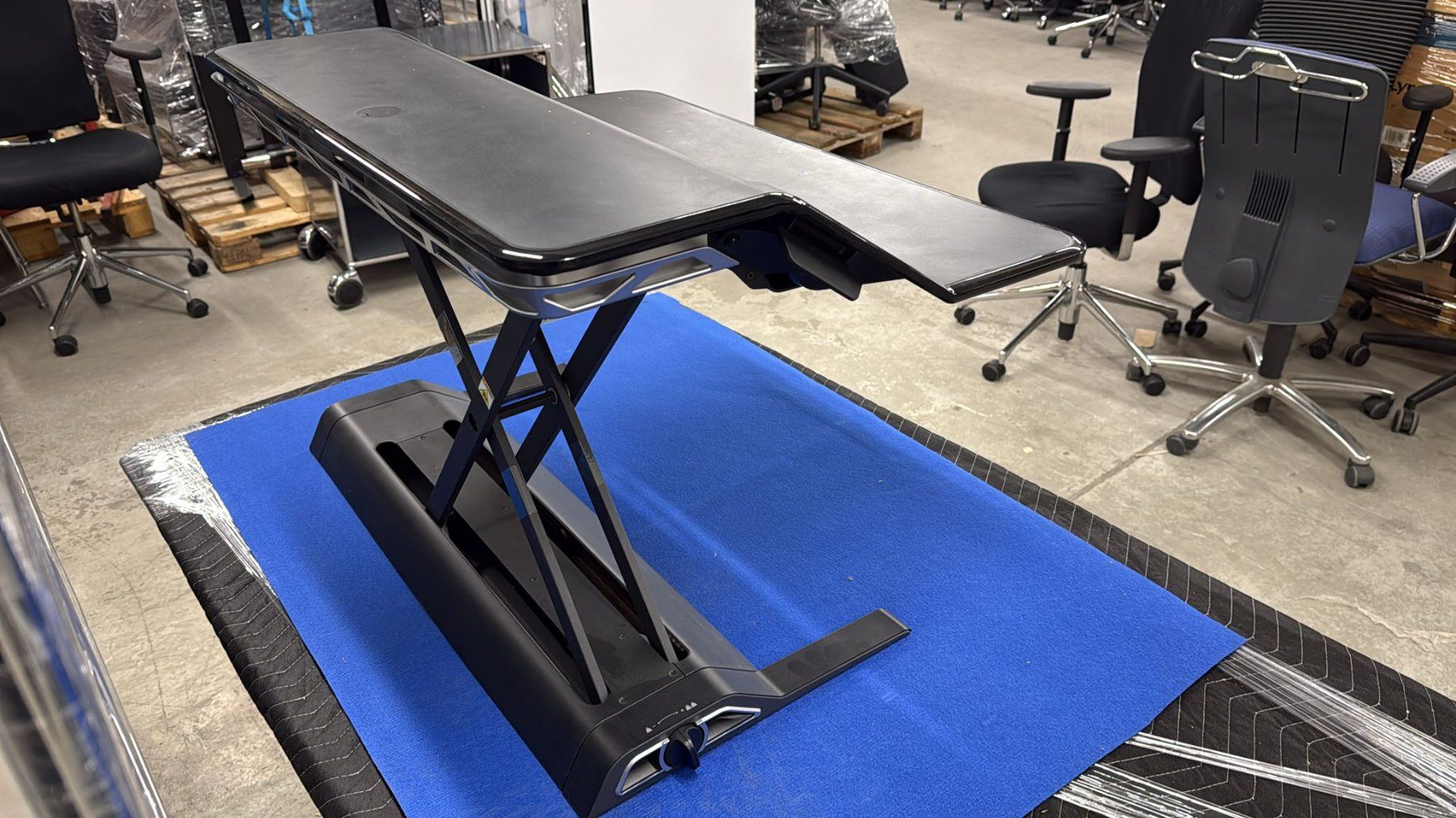 Fellowes Scrivanie: Fellowes Lotus Sitz-Steh Workstation – Usato da Zürich venduto da Zapro 4