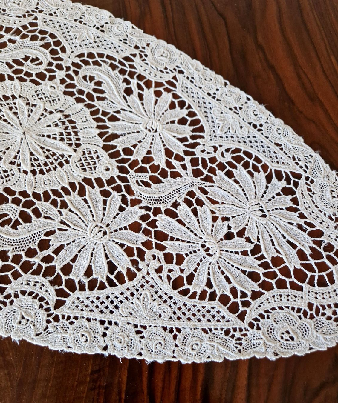Altra biancheria da tavola: Plauener Spitze 60x30cm – Usato da Bern venduto da Antikbatik 6
