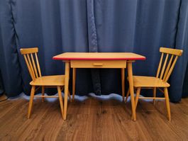 Kindertisch und Stühle von Wisa Gloria