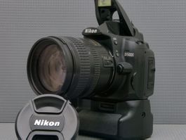 Nikon D5000 + Batteriegriff + AFS Nikkor 18-70mm 17377 pics