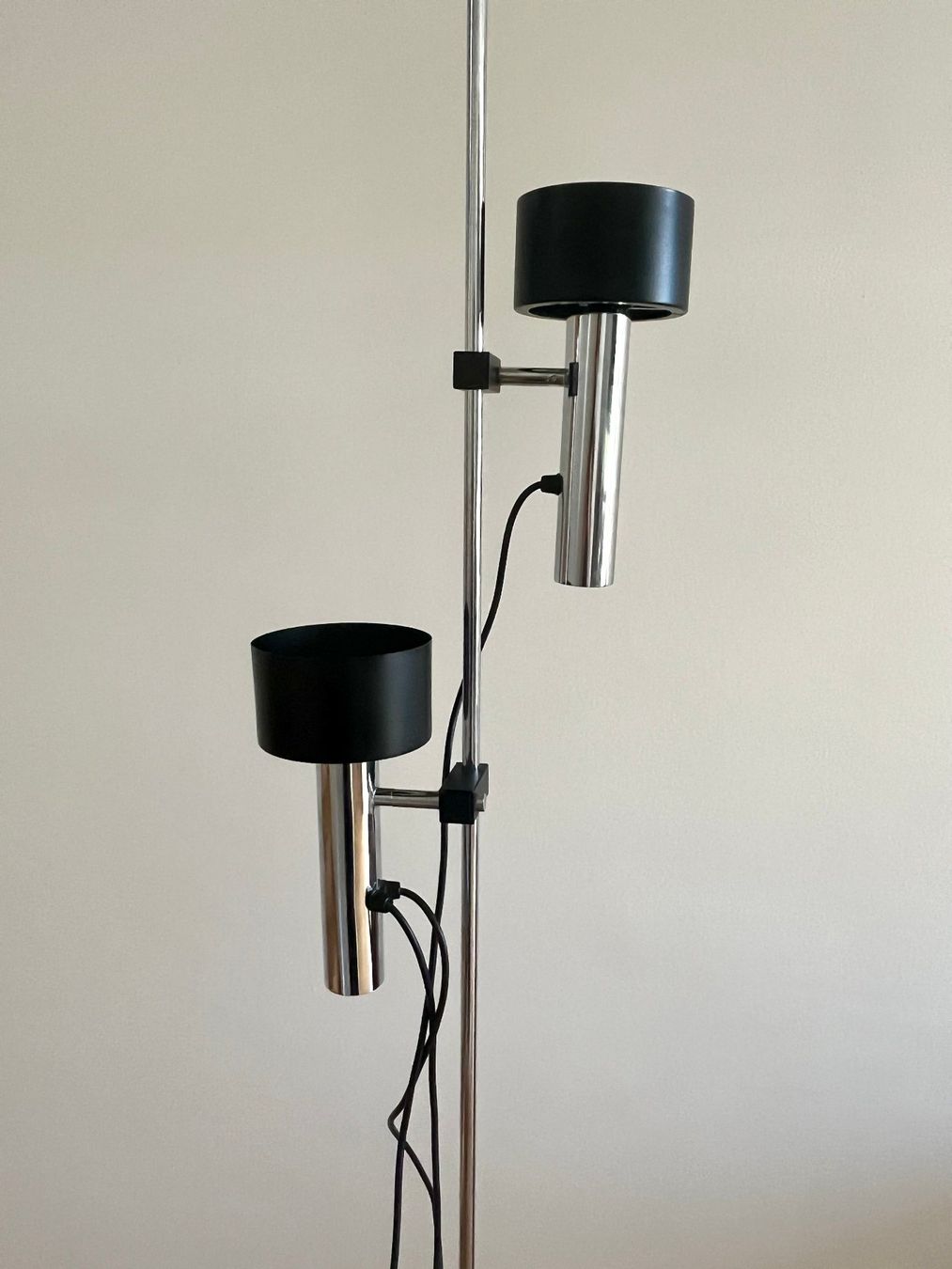 Lampade: Stehleuchte Chrom, Mid Century – Usato da Zürich venduto da luarca12 3