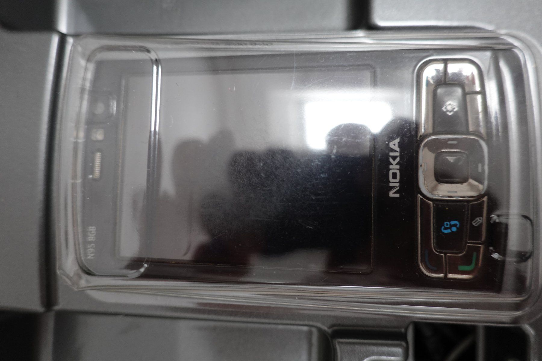 Telefoni cellulari / Smartphones: Ein Koffer voll alte Handys – Usato da Schüpfen venduto da Msche 5