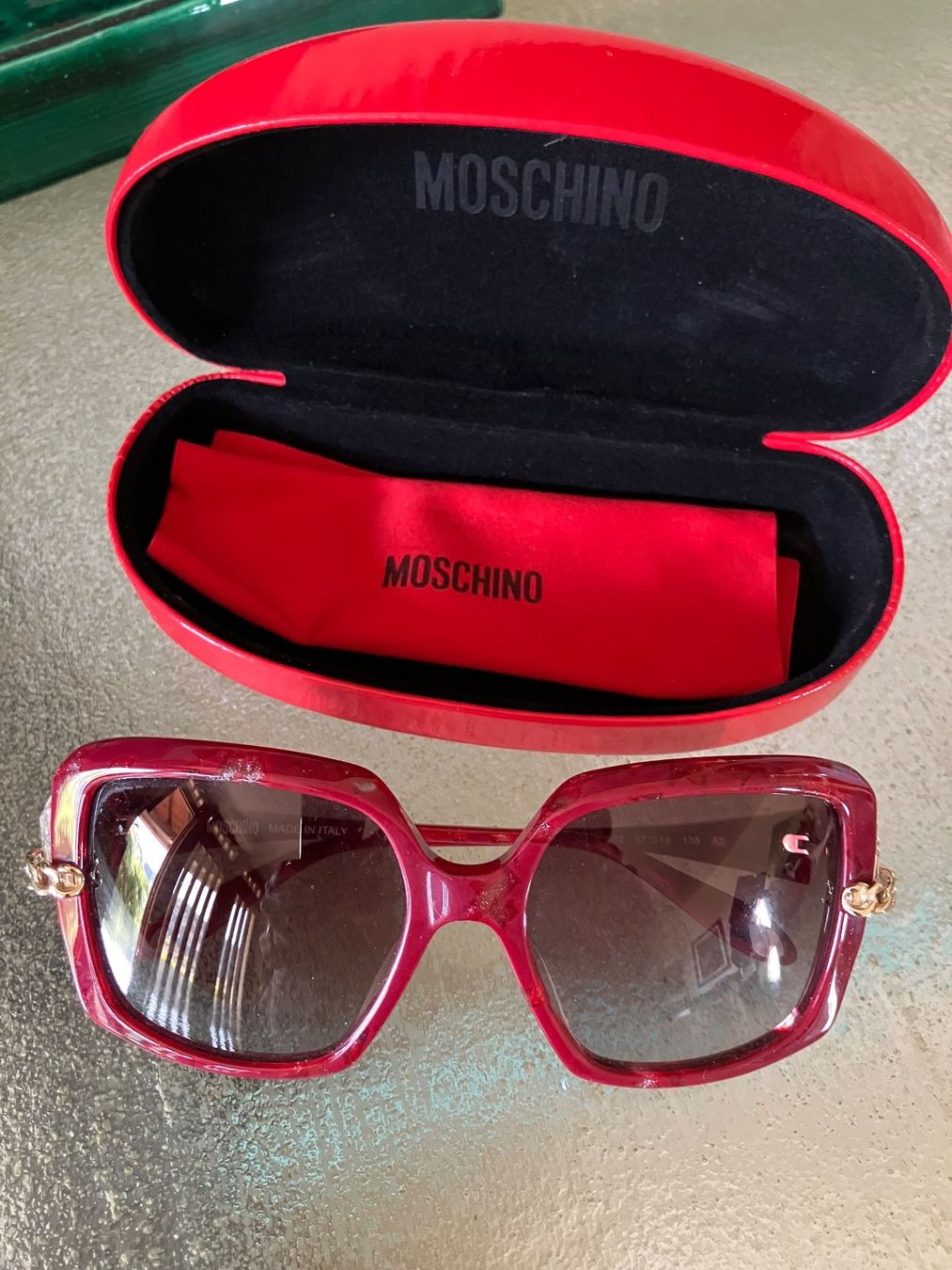 Moschino Occhiali & Lenti: Moschino occhiali da sole – Usato da Rancate venduto da FiorAngela011