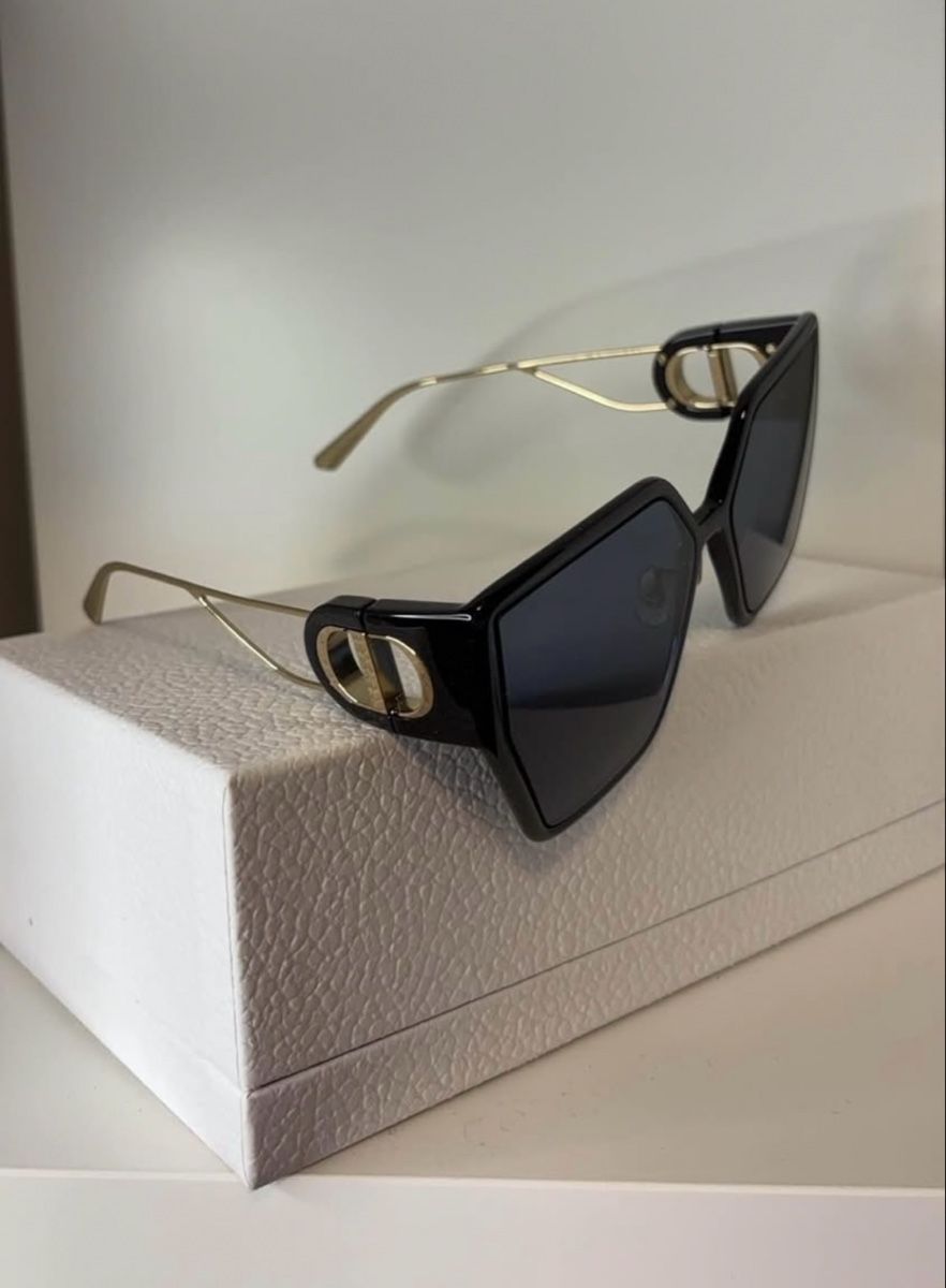 Occhiali & Lenti: Lunettes de soleil Dior authentiques, neuves – Nuovo e nell'imballaggio originale da Chavannes-Renens venduto da Meilina.R17