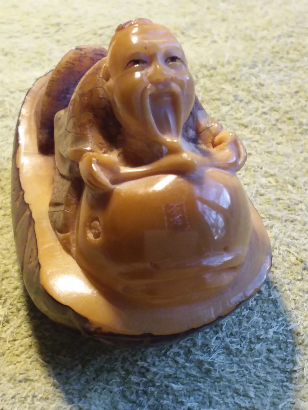 Statuette: Signiertes Netsuke, Mönch reitet Wal, Japan – Usato da Zürich venduto da sanwit 3
