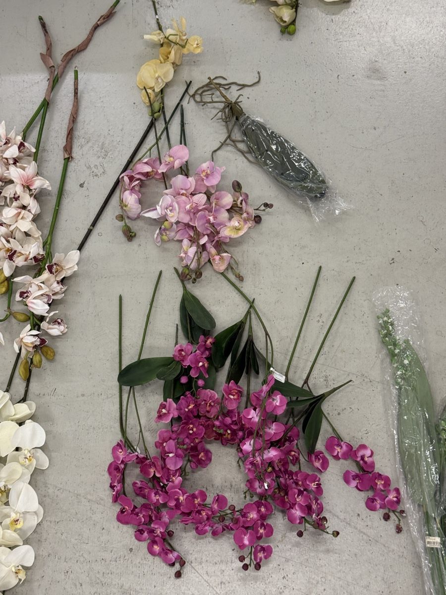 Alle Dekorationen: Künstlichen Blumen – Gebraucht aus Pfäffikon SZ von Tonimarroni99 3