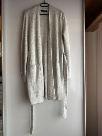 Amisu Strickjacke / Cardigan Grösse XS grau mit Gurt neu!