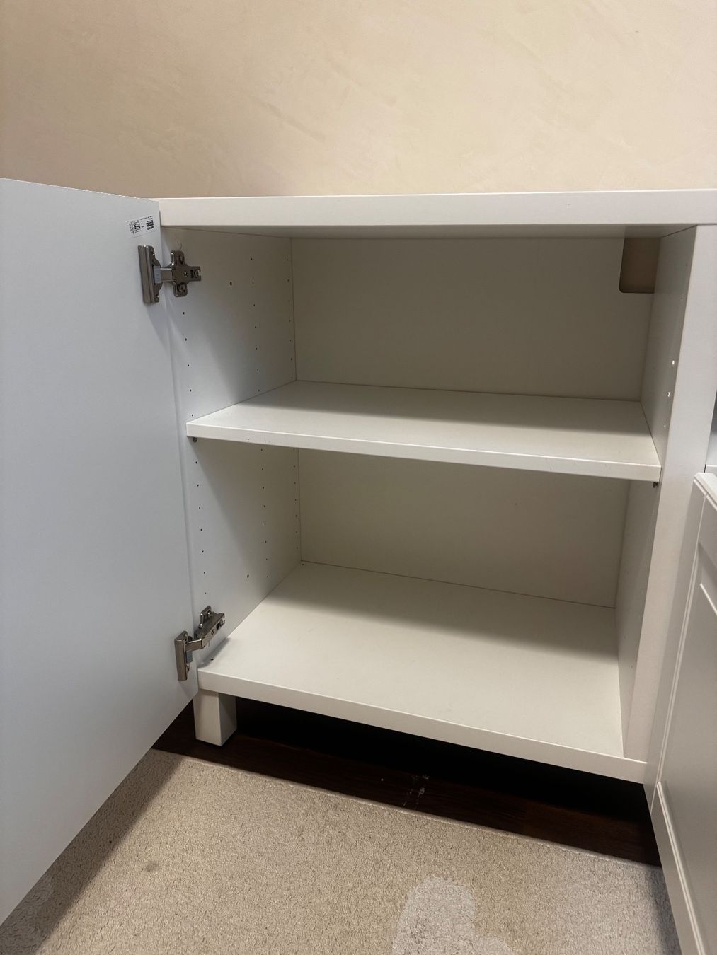 Ikea Cassettiere: Ikea Besta – Usato da Zürich venduto da robyy 1