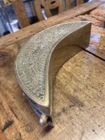 Alte Betelnuss Schatulle Mindanao Messing Halbmond