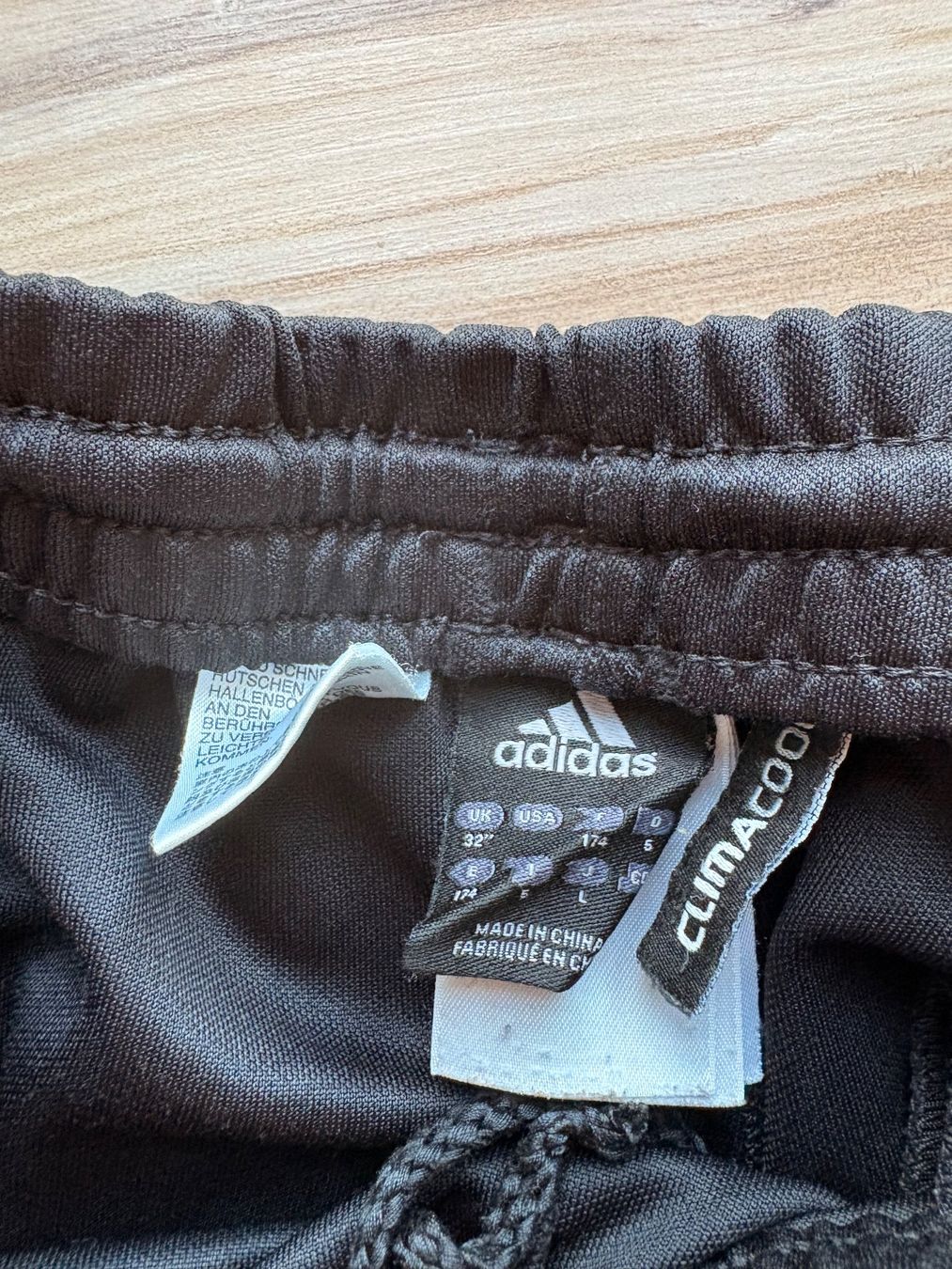 Adidas Pantaloni: Adidas Trackpants – Usato da Wigoltingen venduto da _vntg_ 2