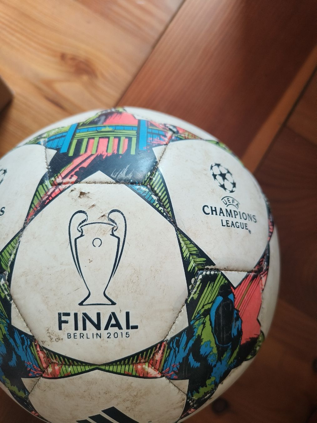 Adidas Palloni: Ballon Champions league Berlin 2015 – Usato da Arzier-Le Muids venduto da Wondertomate