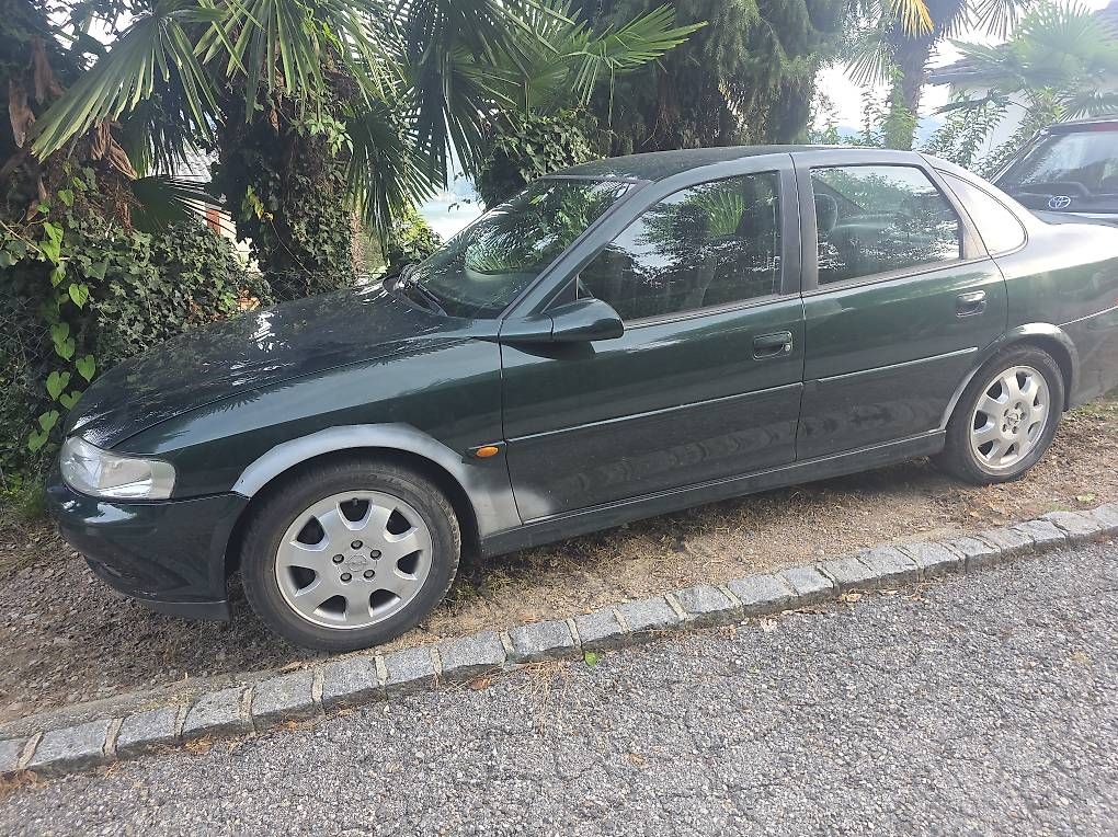 Opel Automobili: Opel Vectra 2.0 16v – Usato da Vernate venduto da asl_6kcc 1