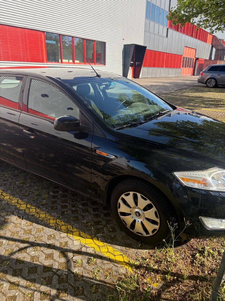 Ford Automobili: Ford Mondeo 2.0i – Usato da Niederuzwil venduto da buci7 1