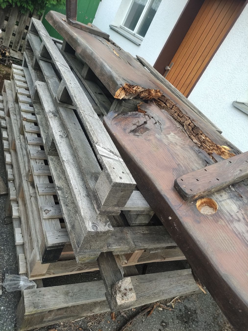 Articoli in legno: Holzpaletten zur Wiederverwertung  – Usato da Kreuzlingen venduto da mini013