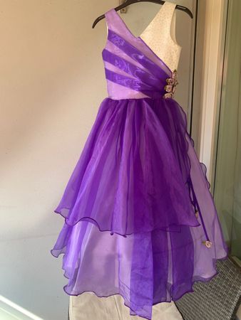 Schönes Festkleid für Kinder 4-6 Jahre / Sommerkleid, lila