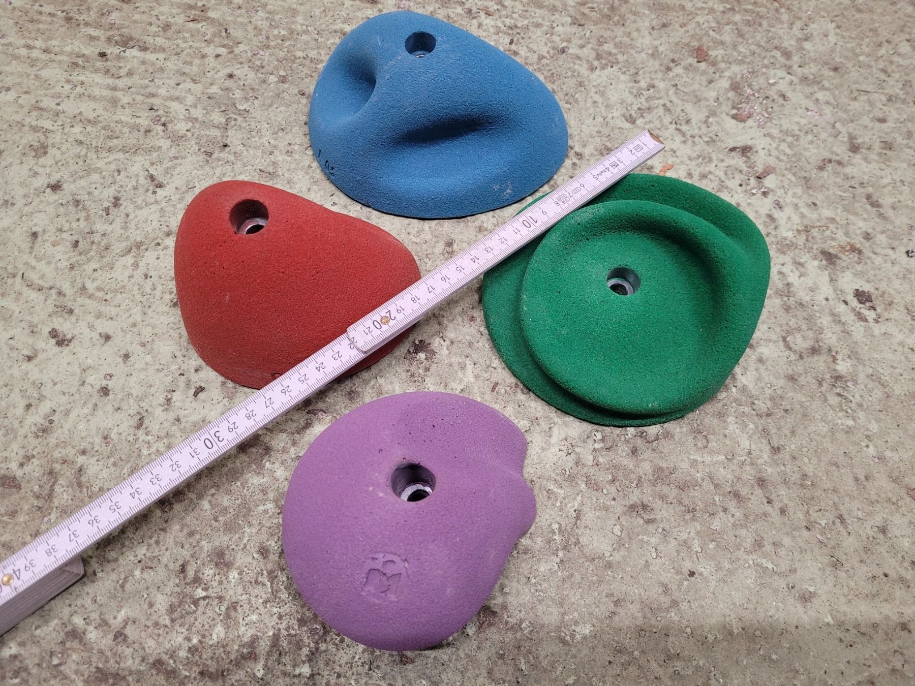 Kletterwände & Klettergriffe: Kletter- oder Boulderwand (2 Platten) mit Klettergriffen – Neu (gemäss Beschreibung) aus Frauenfeld von  4
