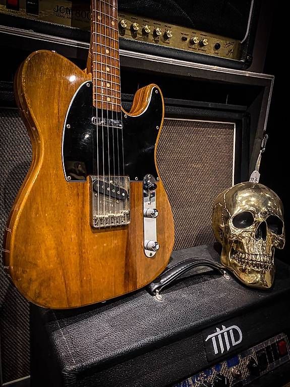Fender Strumenti musicali: Fender telecaster rosewood 1985 – Usato da Montreux venduto da Alligator-AMPS