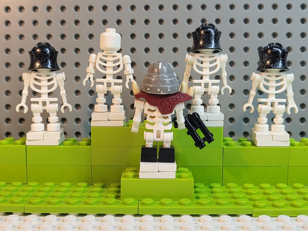 5 Lego-Minifiguren Skelett, Original oder viel Eigenkreation | Kaufen ...