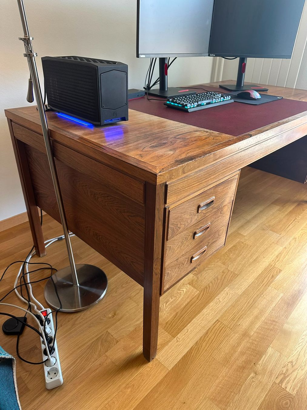 Scrivanie: Danish mid century desk – Usato da Rudolfstetten venduto da jel_89bt 1