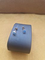 Boucles d'oreilles élégantes avec opale bleue, neuves! (50)